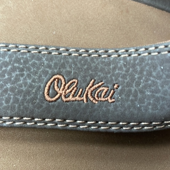 Men's OluKai flip flops.  Brown  leather.  Never worn. - Picture 2 of 7